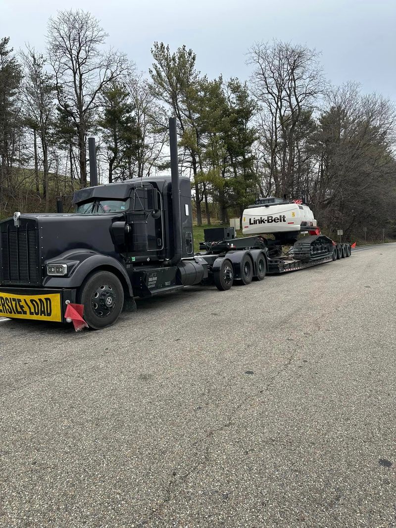Link-Belt equipment hauling